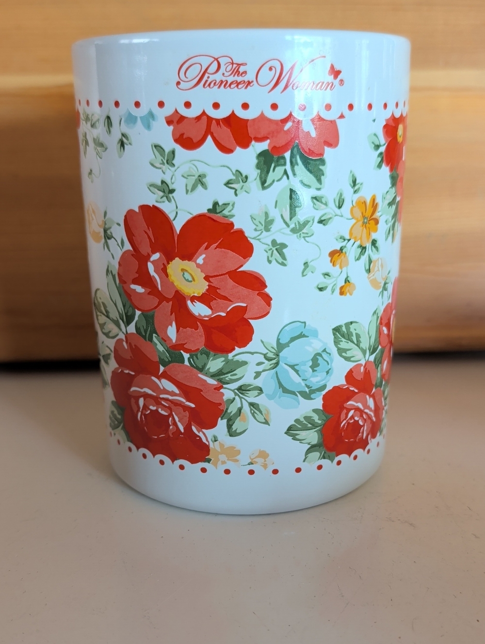 The Pioneer Woman, Utensil Holder. Red Floral Ceramic with Green Leaves.🌟🌟
